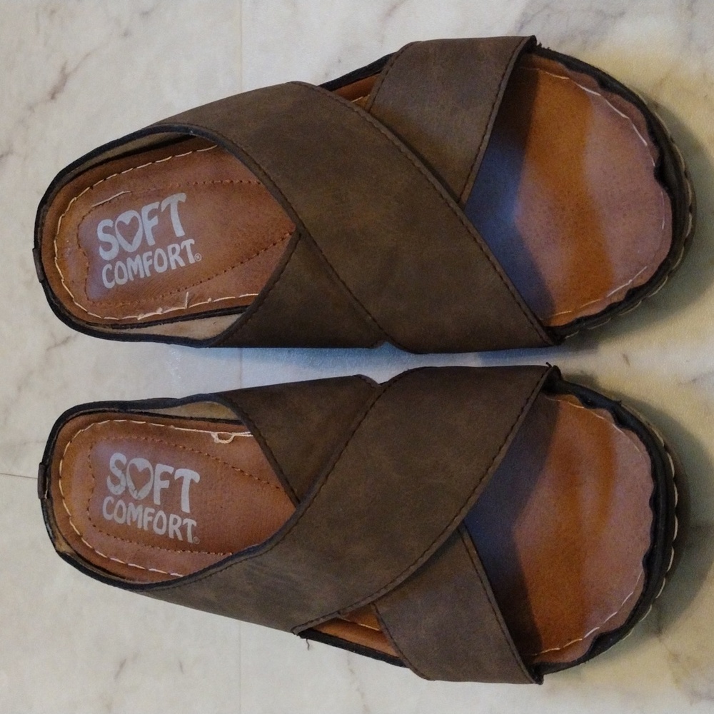 Soft Comfort slide sandals.